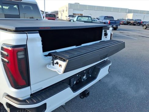 Certified 2024 GMC Sierra 2500 AT4 w/ AT4 Premium Plus Package image 7