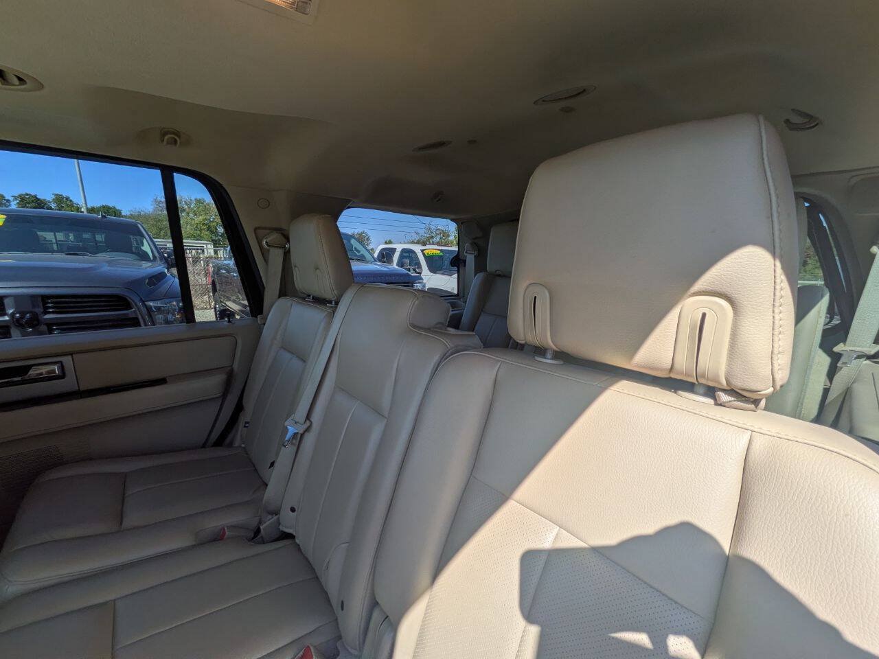 Used 2017 Ford Expedition Limited w/ Equipment Group 301A AWD/4WD image 22