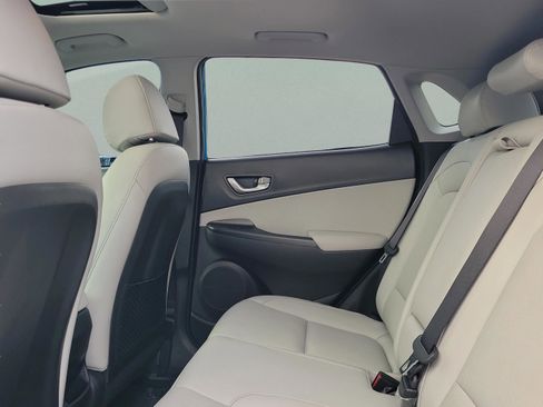 Used 2023 Hyundai Kona Limited image 11