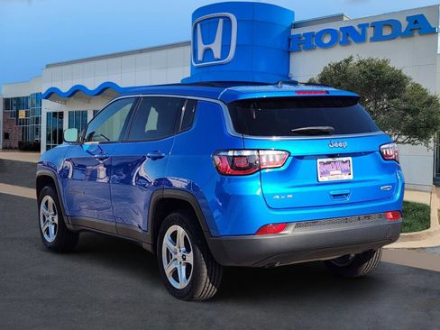 Used 2024 Jeep Compass Latitude AWD/4WD image 4