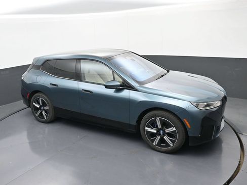 Used 2024 BMW iX xDrive50 w/ Sport Package AWD/4WD image 29