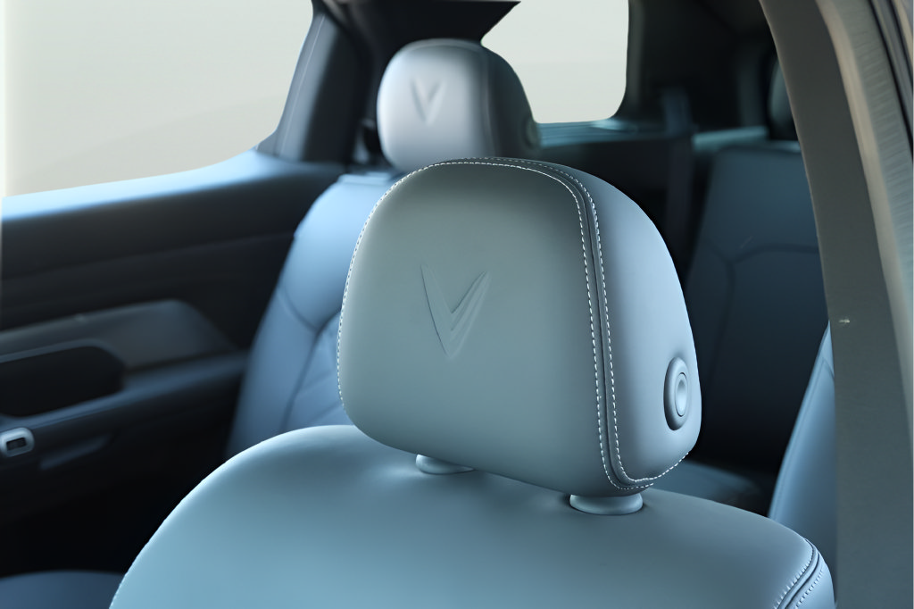 New 2024 VinFast VF 9 Plus AWD/4WD image 9