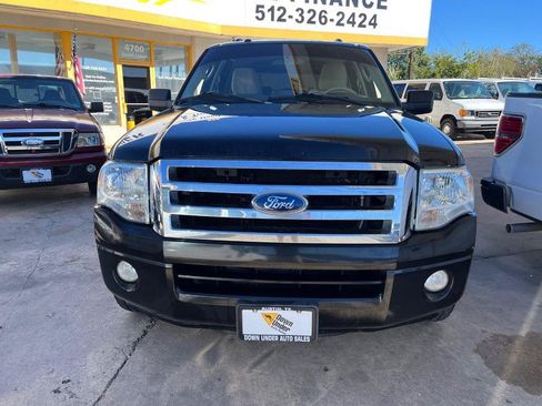 Used 2013 Ford Expedition XLT image 2