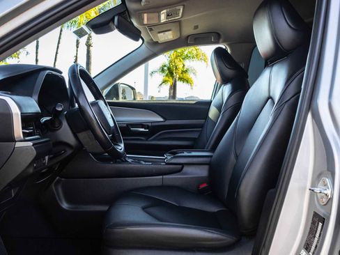 Certified 2024 Toyota Grand Highlander XLE image 13