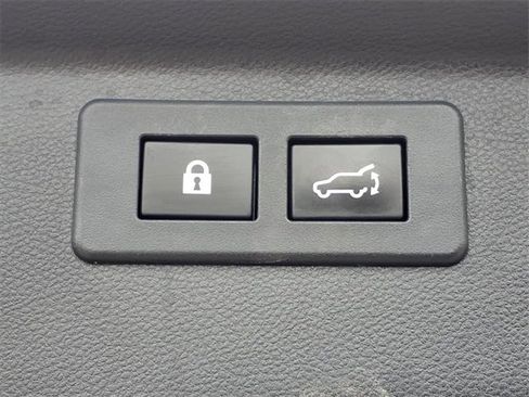 Used 2020 Subaru Forester Limited image 32