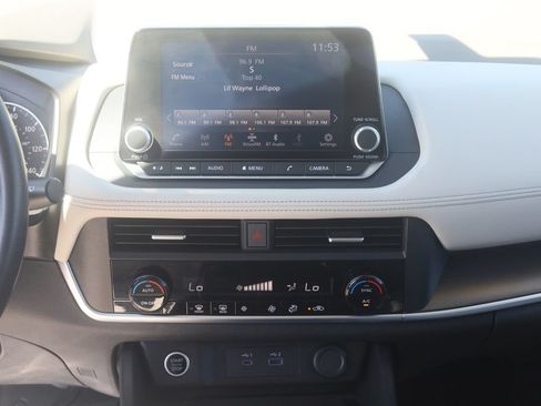Used 2023 Nissan Rogue SV AWD/4WD image 16