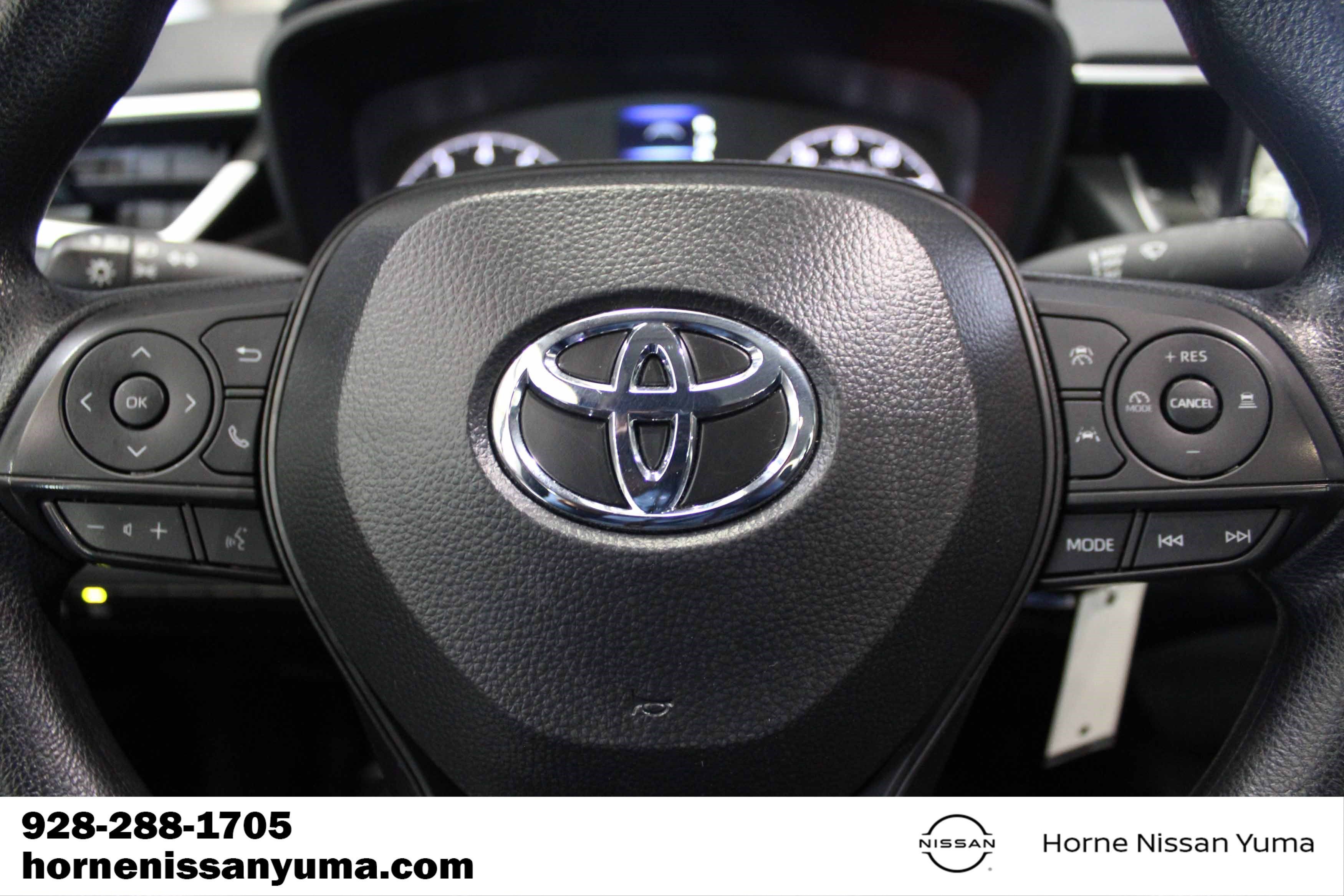 Used 2025 Toyota Corolla LE FWD image 12