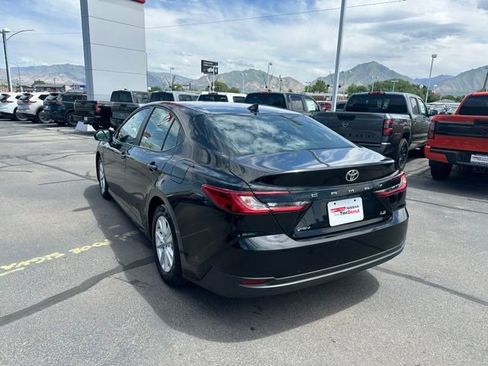Used 2025 Toyota Camry LE FWD image 9