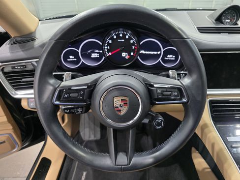 Used 2023 Porsche Panamera 4 Platinum Edition AWD/4WD image 13