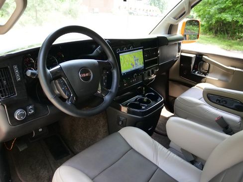 Used 2025 GMC Savana 2500 Extended w/ Driver Convenience Package RWD image 2