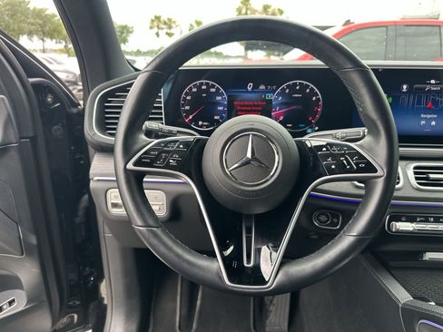 Used 2025 Mercedes-Benz GLS 450 4MATIC image 21
