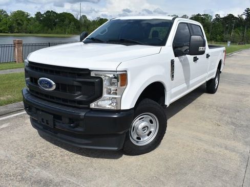 Used 2022 Ford F250 XL w/ Power Equipment Group image 2