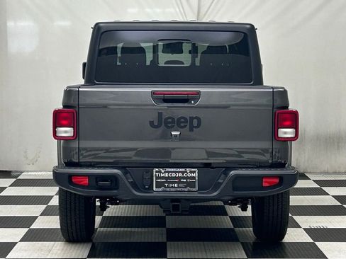 New 2025 Jeep Gladiator Sport image 6
