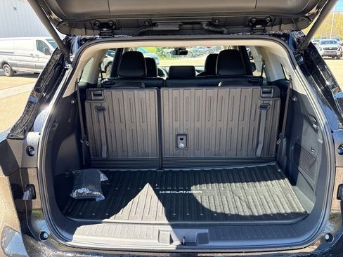 Used 2026 Toyota Highlander XLE AWD/4WD image 17