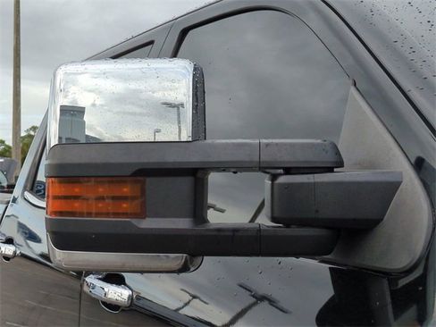 Used 2018 Chevrolet Silverado 2500 High Country w/ Duramax Plus Package image 12