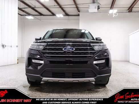 Used 2023 Ford Explorer XLT w/ Equipment Group 202A image 2