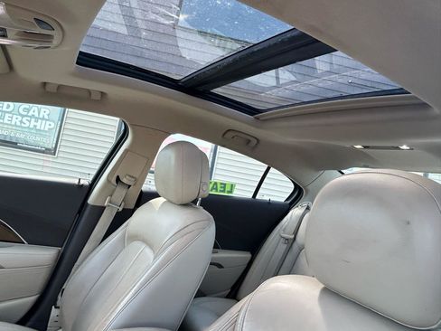 Used 2014 Buick LaCrosse Leather w/ Driver Confidence Package FWD image 18