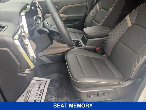 New 2025 GMC Canyon Denali image 15