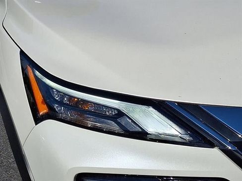 Used 2022 Nissan Rogue SL w/ SL Premium Package image 42