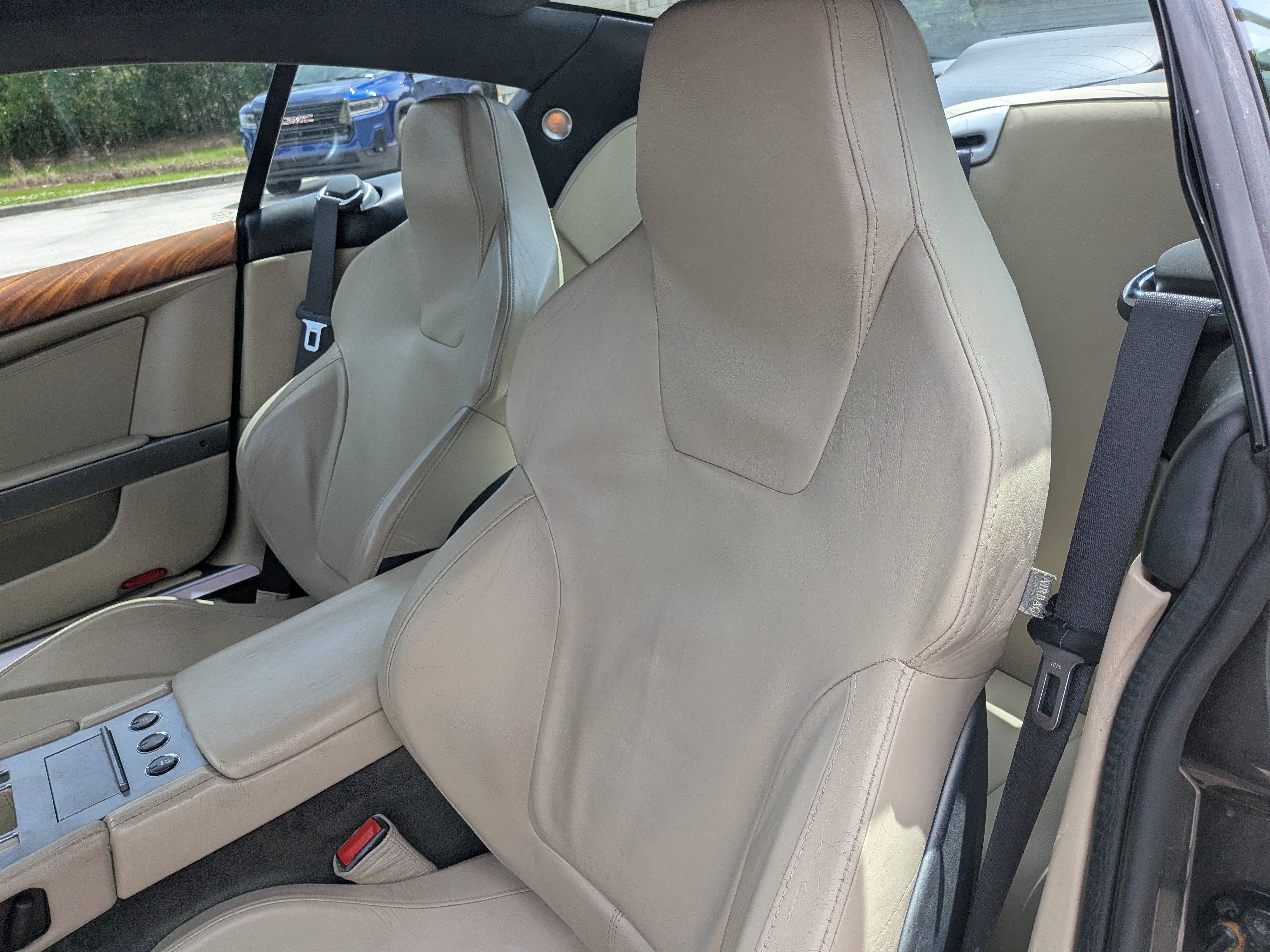 Used 2005 Aston Martin DB9 Coupe RWD image 16