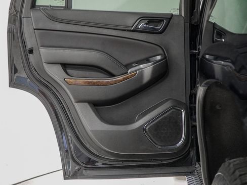 Used 2019 Chevrolet Tahoe LT w/ Luxury Package AWD/4WD image 46