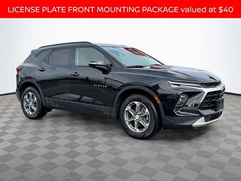 Used 2023 Chevrolet Blazer LT image 3