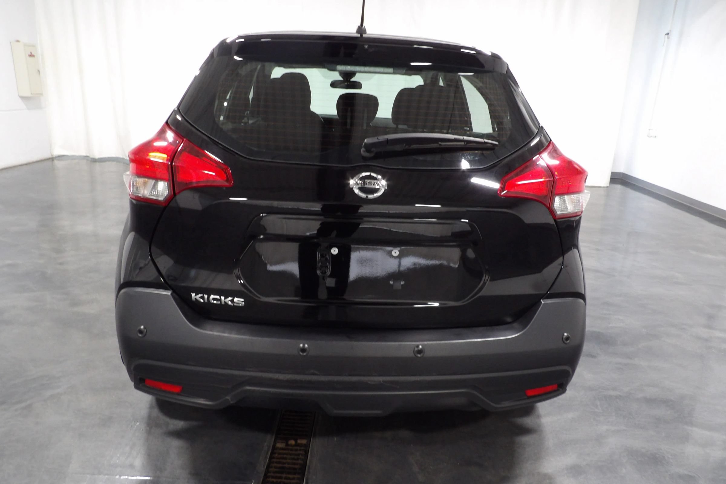 Used 2020 Nissan Kicks S FWD image 5