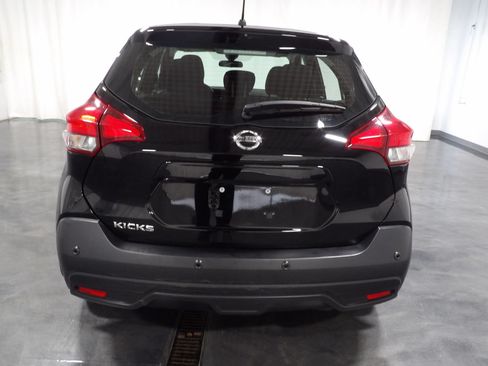 Used 2020 Nissan Kicks S FWD image 5