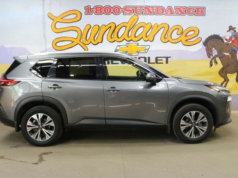 Used 2021 Nissan Rogue SV FWD image 1