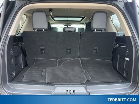 Used 2022 Ford Expedition XLT image 12