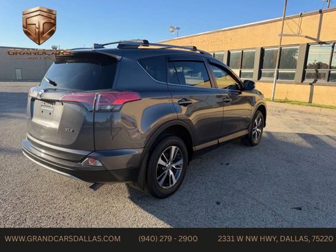 Used 2018 Toyota RAV4 XLE image 6