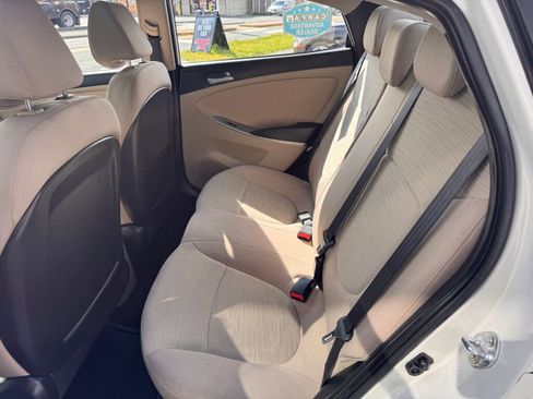 Used 2016 Hyundai Accent SE FWD image 10