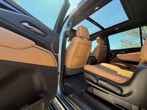 Used 2022 Cadillac Escalade ESV Sport w/ Touring Package image 29