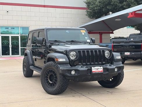 Used 2020 Jeep Wrangler Unlimited Sport AWD/4WD image 2