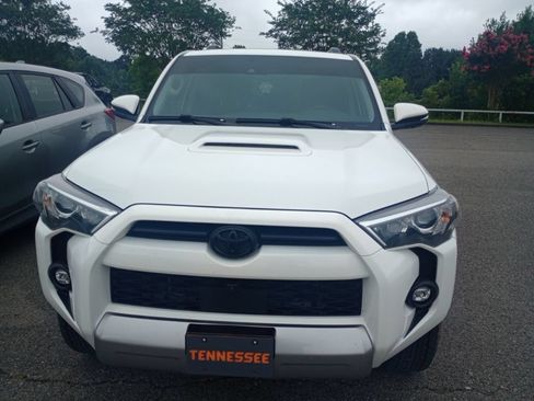 Used 2024 Toyota 4Runner TRD Off-Road Premium w/ Off Road Premium Plus Package AWD/4WD image 2
