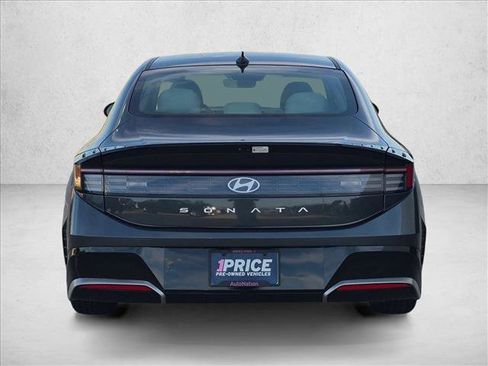 Used 2025 Hyundai Sonata SEL FWD image 5
