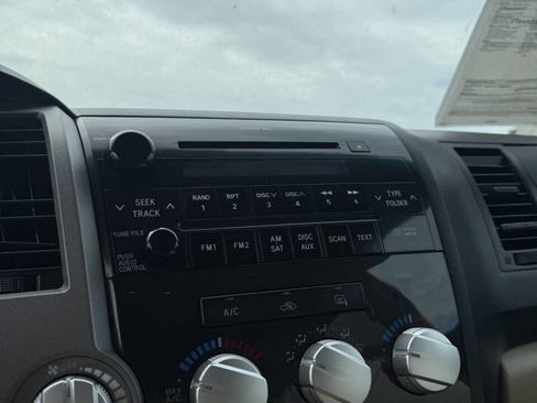 Used 2012 Toyota Tundra 4x4 Double Cab w/ SR5 Pkg image 29