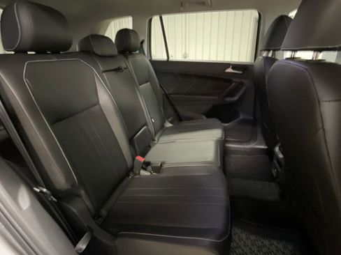 Used 2024 Volkswagen Tiguan SE image 25