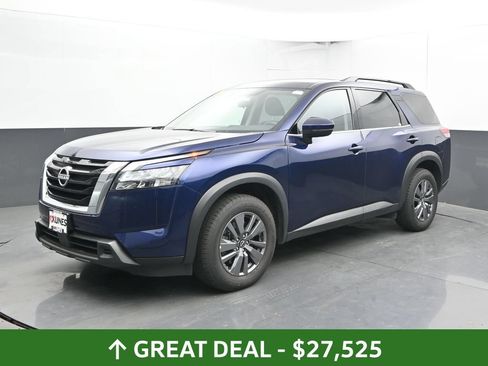 Used 2025 Nissan Pathfinder SV FWD image 9