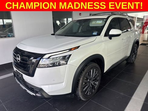 Used 2023 Nissan Pathfinder SL w/ SL Premium Package image 5