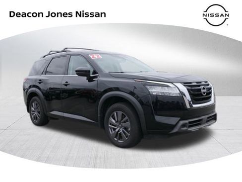 Certified 2022 Nissan Pathfinder SV image 1