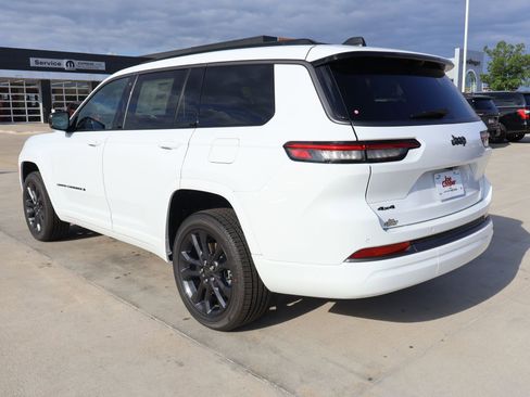 New 2026 Jeep Grand Cherokee L Limited AWD/4WD image 25