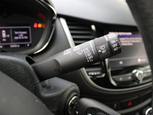 Used 2021 Chevrolet Trax LT image 18