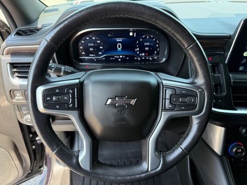 Used 2022 Chevrolet Tahoe Z71 w/ Luxury Package AWD/4WD image 15