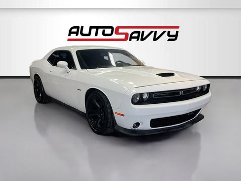 Used 2019 Dodge Challenger R/T RWD image 1