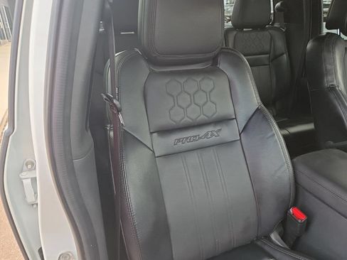 Used 2022 Nissan Frontier PRO-4X w/ Pro-4X Premium Package AWD/4WD image 17