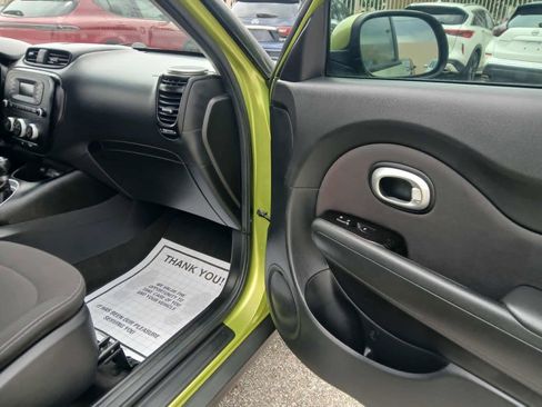 Used 2016 Kia Soul image 9