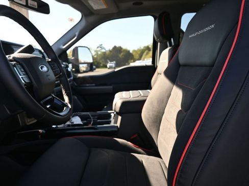 New 2026 Ford F250 Lariat w/ Black Appearance Package image 28