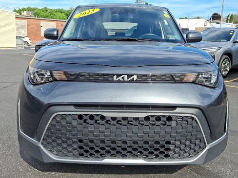 Used 2025 Kia Soul LX w/ LX Technology Package FWD image 8