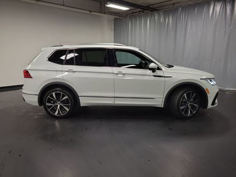 Used 2024 Volkswagen Tiguan SEL R-Line AWD/4WD image 9